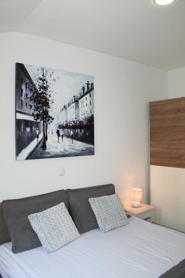 Malo Misto Apartment ดูกีรัท ภายนอก รูปภาพ