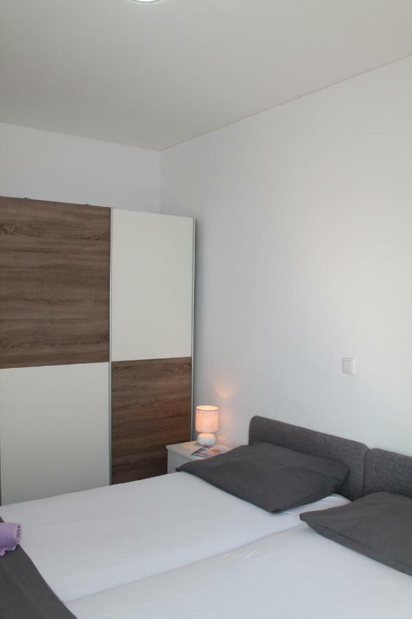 Malo Misto Apartment ดูกีรัท ภายนอก รูปภาพ
